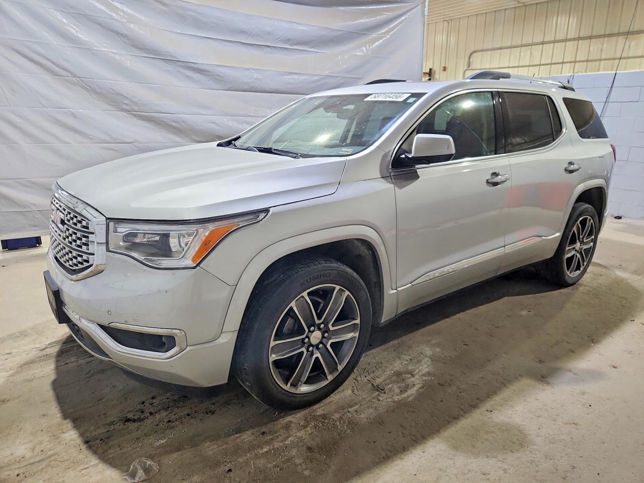 2019 GMC Acadia Denali - zdjęcie główne