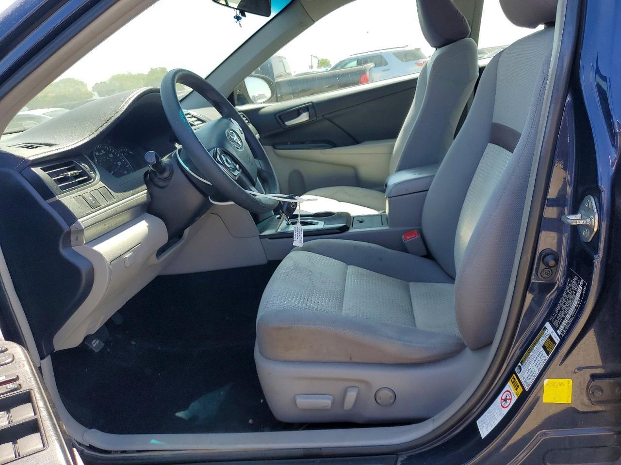 2014 Toyota Camry Le - zdjęcie 7