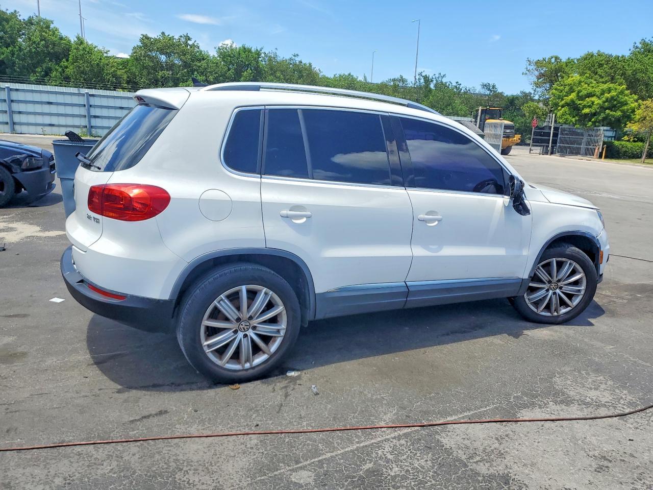 2013 Volkswagen Tiguan S - zdjęcie 3