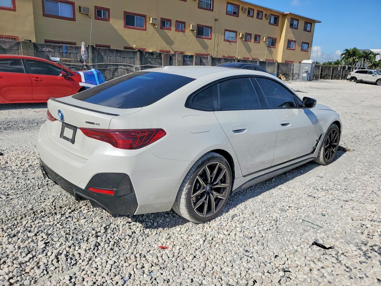2025 BMW I4 Edrive 40 - zdjęcie 3