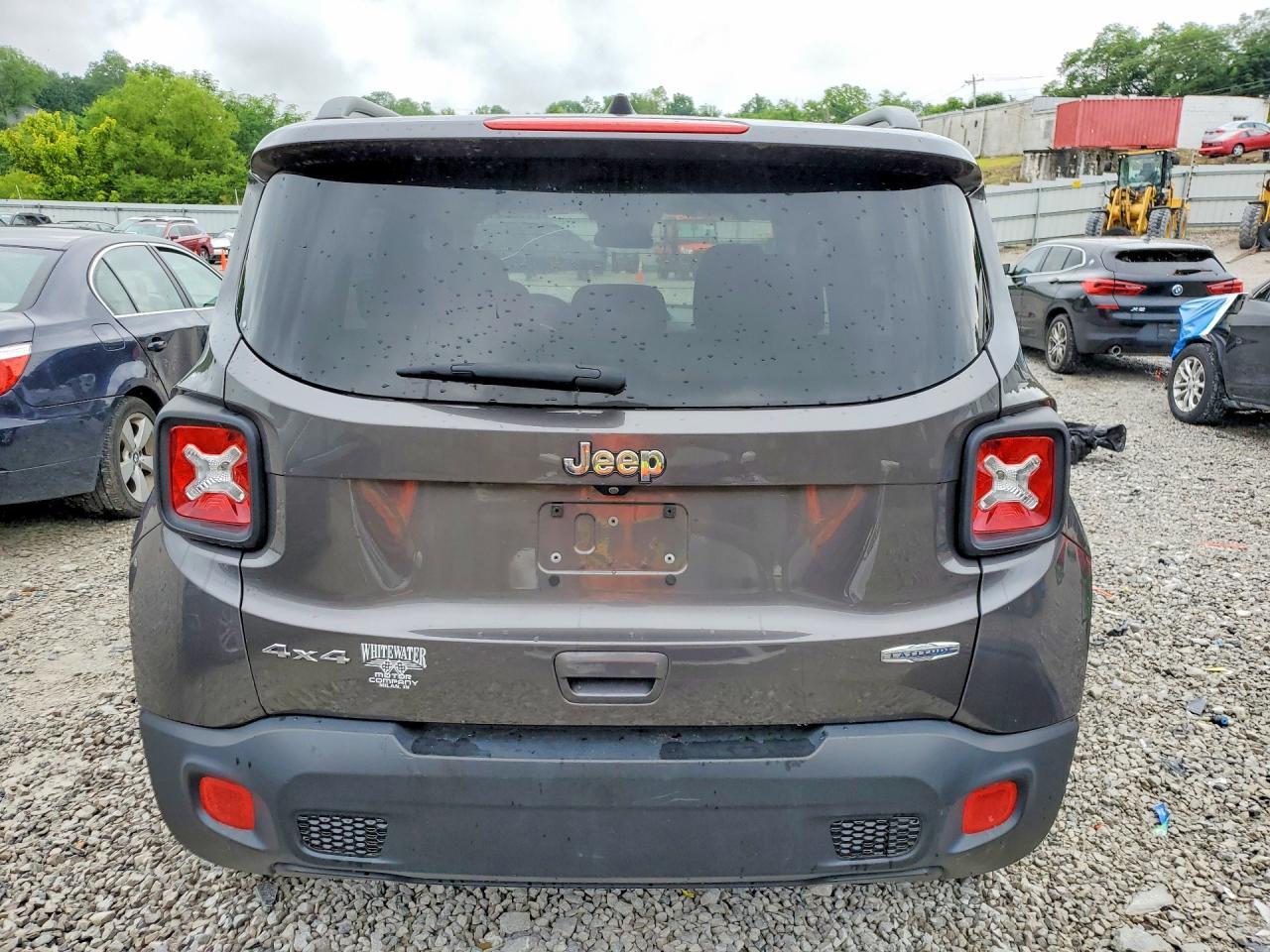 2018 Jeep Renegade Latitude - zdjęcie 6