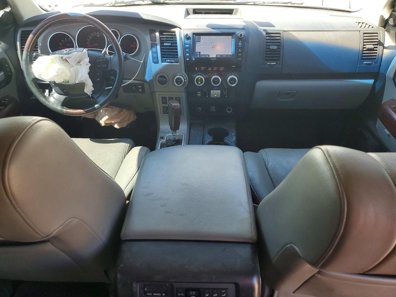 2013 Toyota Sequoia Platinum - zdjęcie 8