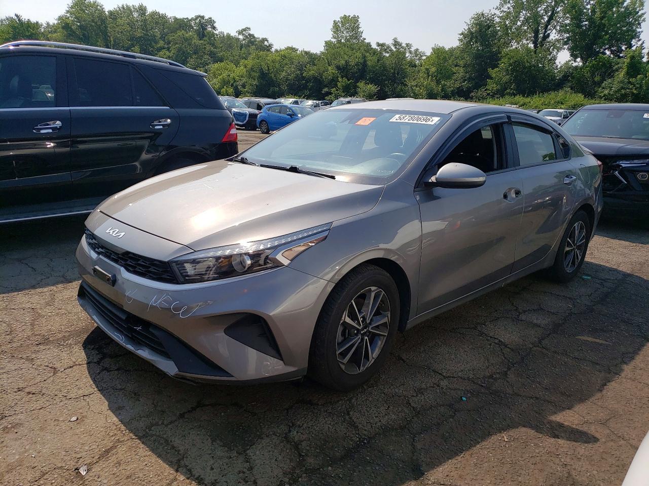 2022 Kia Forte Lxs - zdjęcie główne
