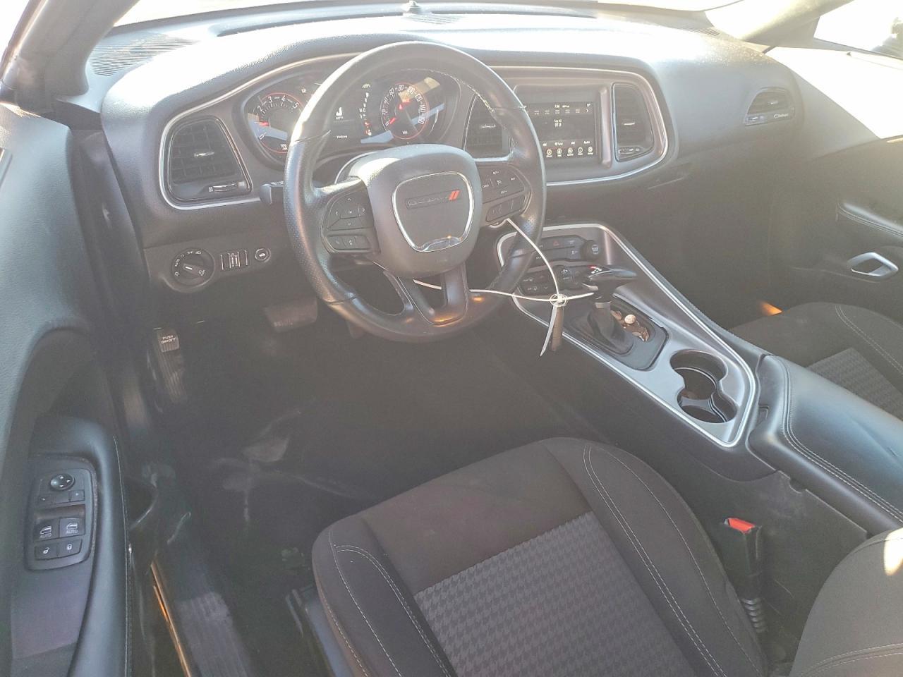 2021 Dodge Challenger Sxt - zdjęcie 8