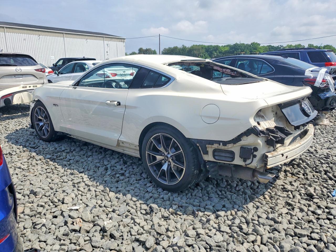 2015 Ford Mustang 50Th Anniversary - zdjęcie 2