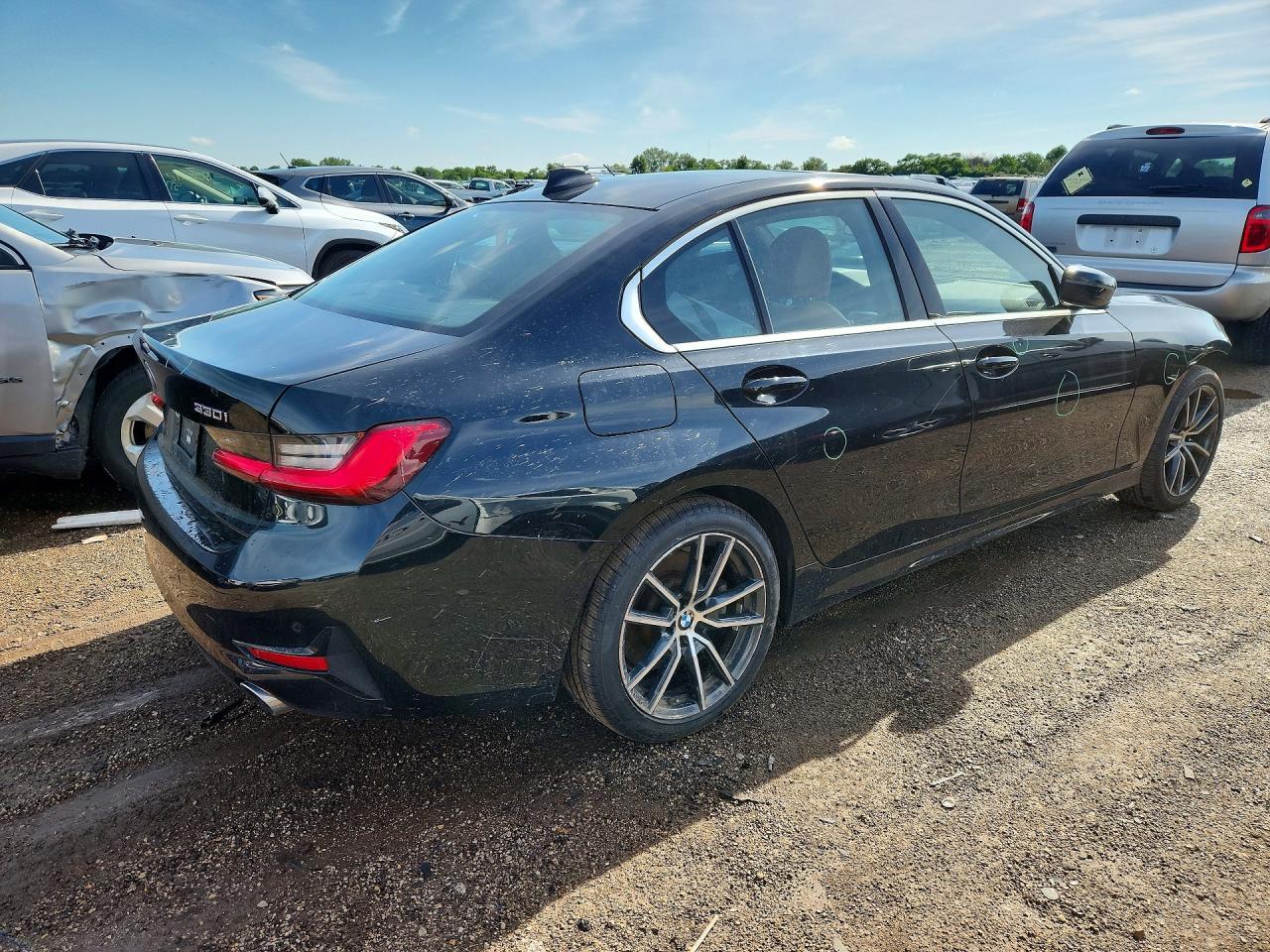 2019 BMW Seria 3 330i - zdjęcie 3