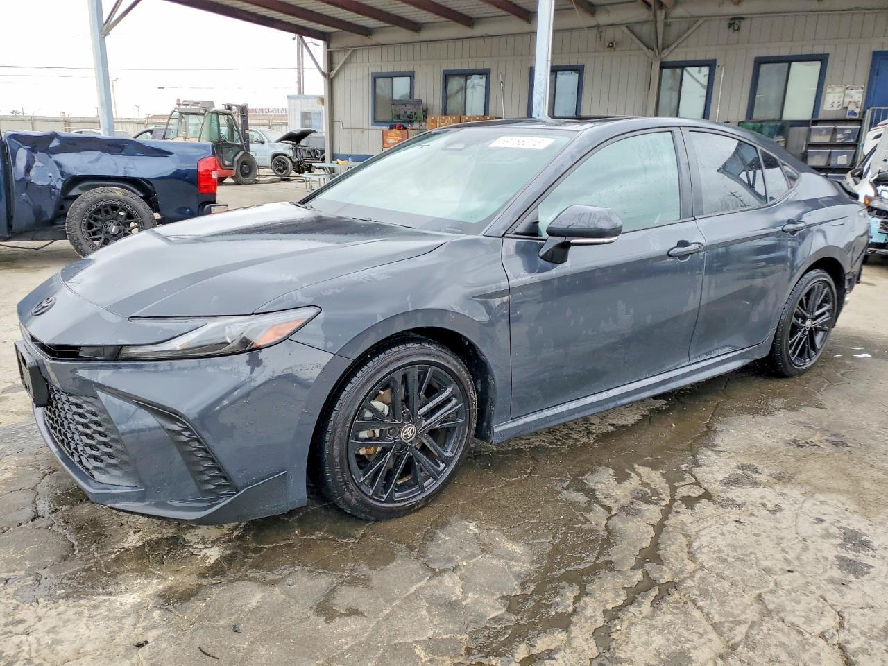 2025 Toyota Camry Se - zdjęcie główne