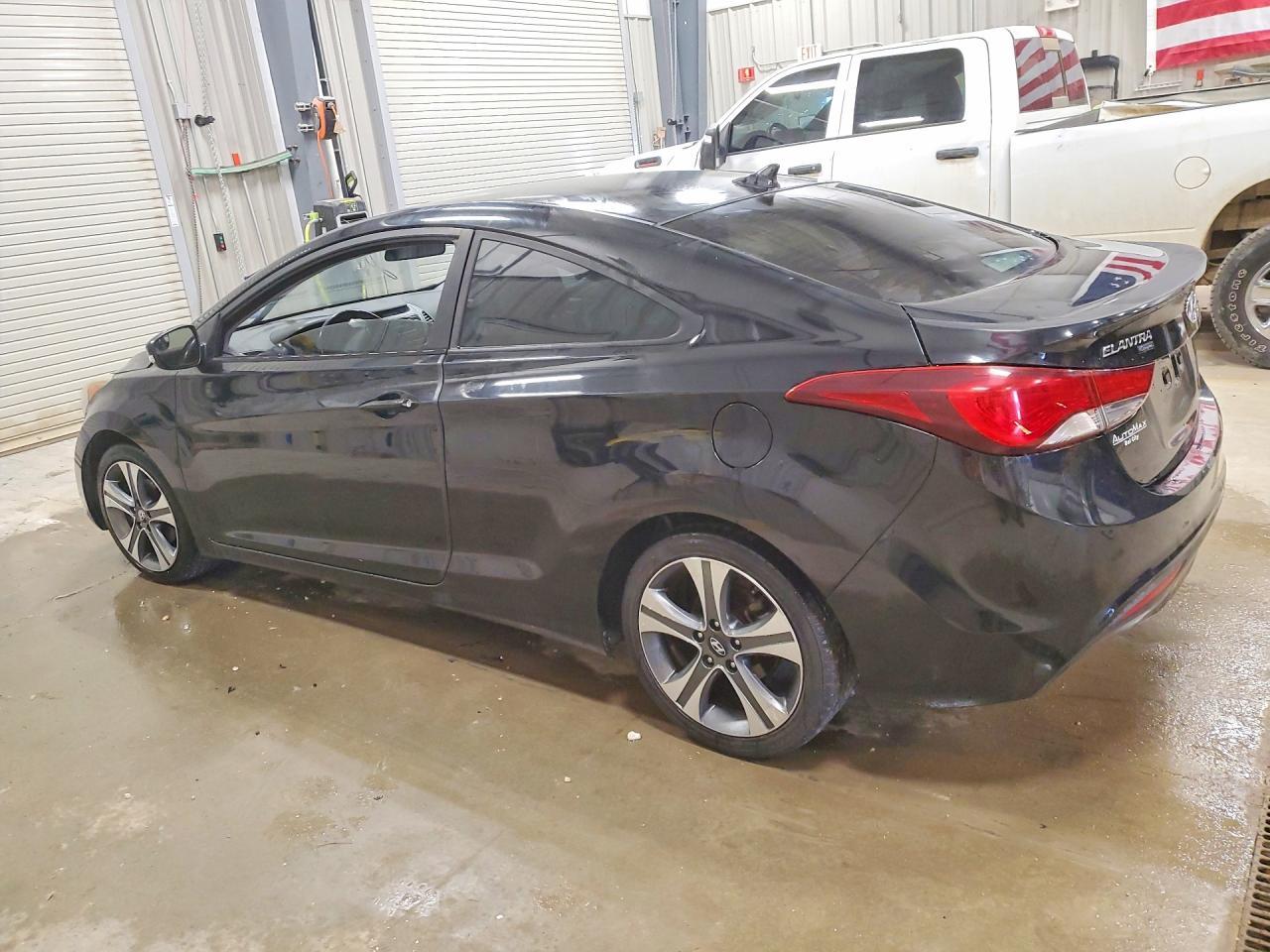 2014 Hyundai Elantra Coupe Base - zdjęcie 2