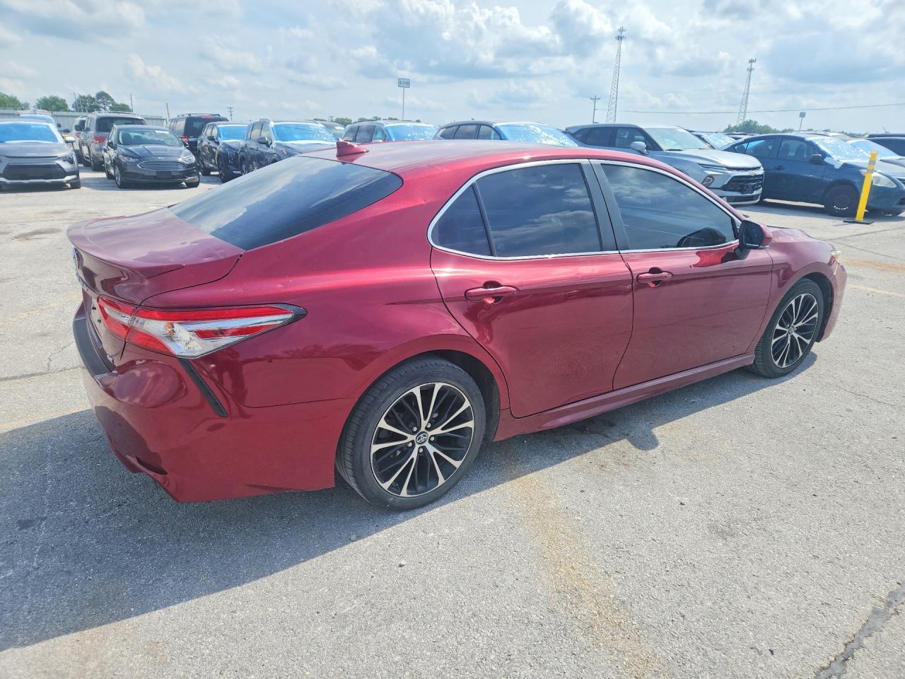 2018 Toyota Camry Se - zdjęcie 3