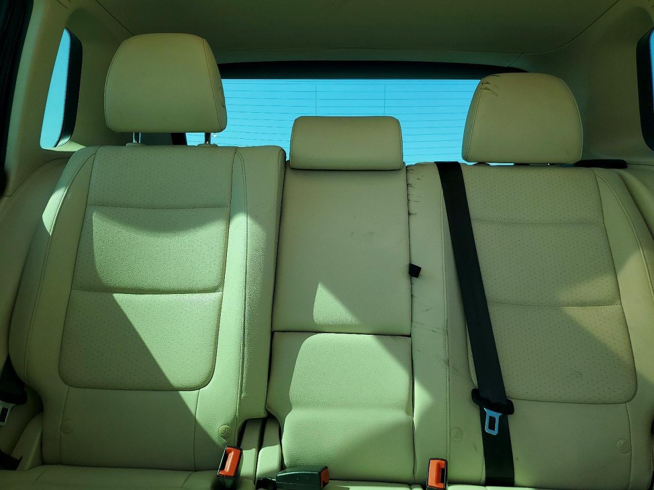 2015 Volkswagen Tiguan S - zdjęcie 10