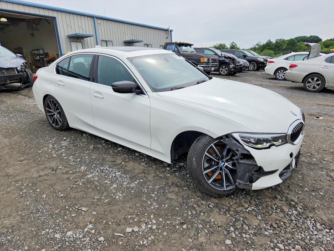 2019 BMW Seria 3 330i - zdjęcie 4