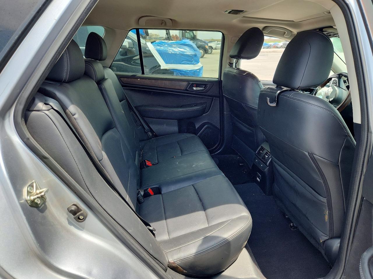 2016 Subaru Outback 3.6R Limited - zdjęcie 10
