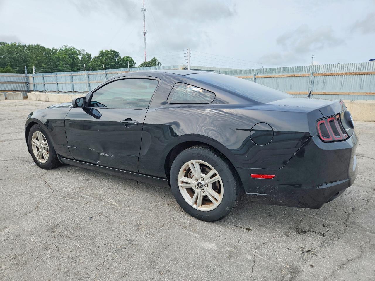 2014 Ford Mustang - zdjęcie 2