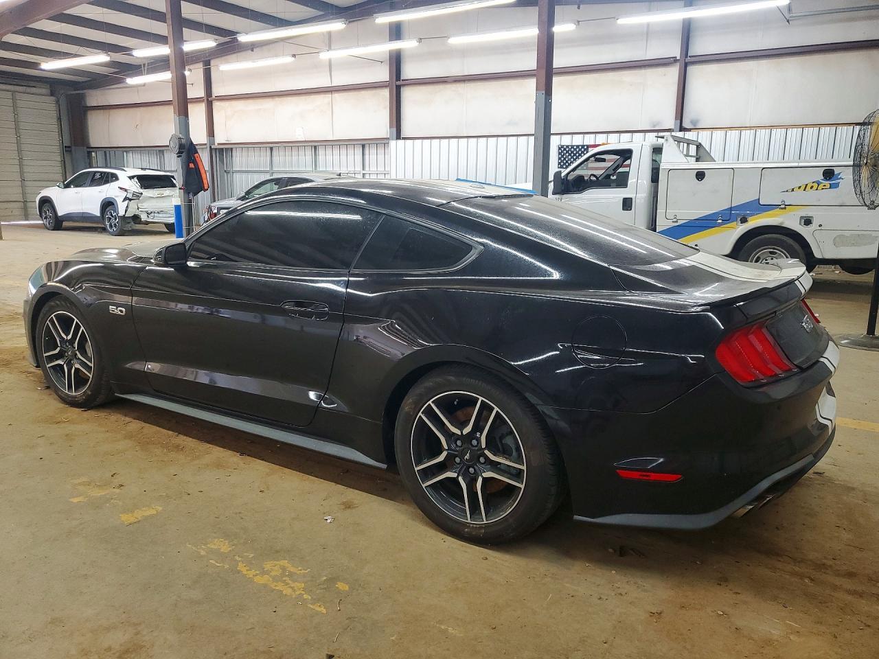 2019 Ford Mustang Gt - zdjęcie 2