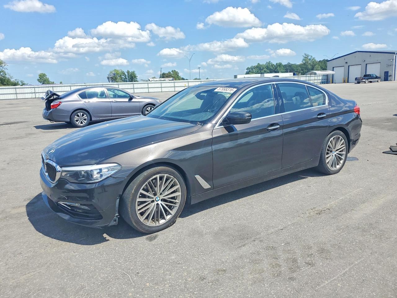 2017 BMW 530 I - zdjęcie główne