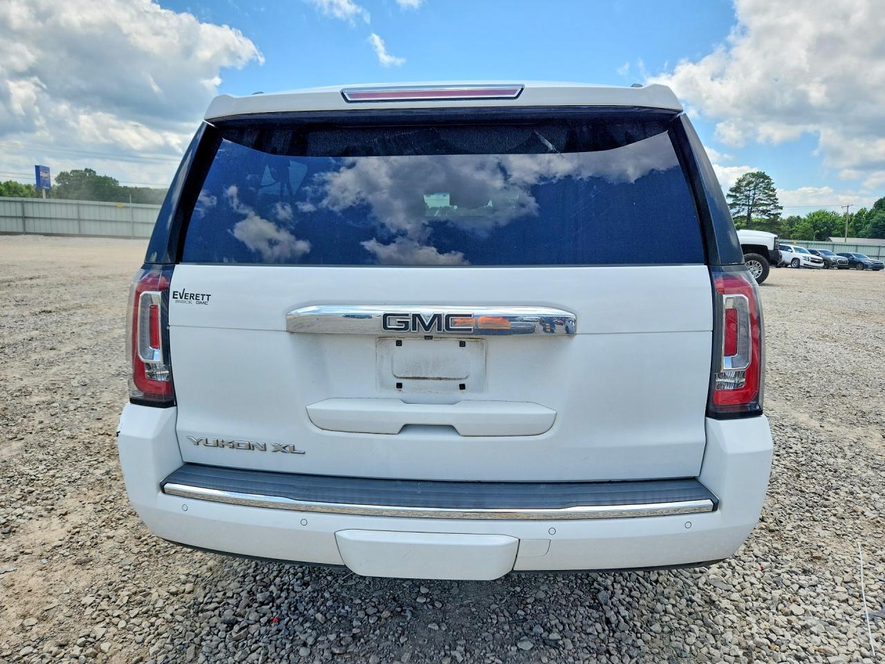 2016 GMC Yukon Xl Denali - zdjęcie 6