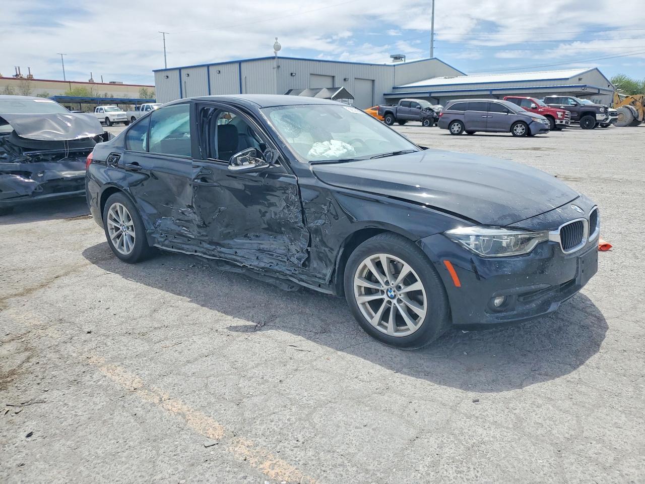2018 BMW 320 I - zdjęcie 4