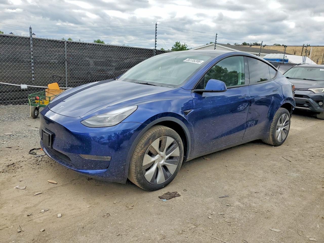 2023 Tesla Model Y - zdjęcie główne