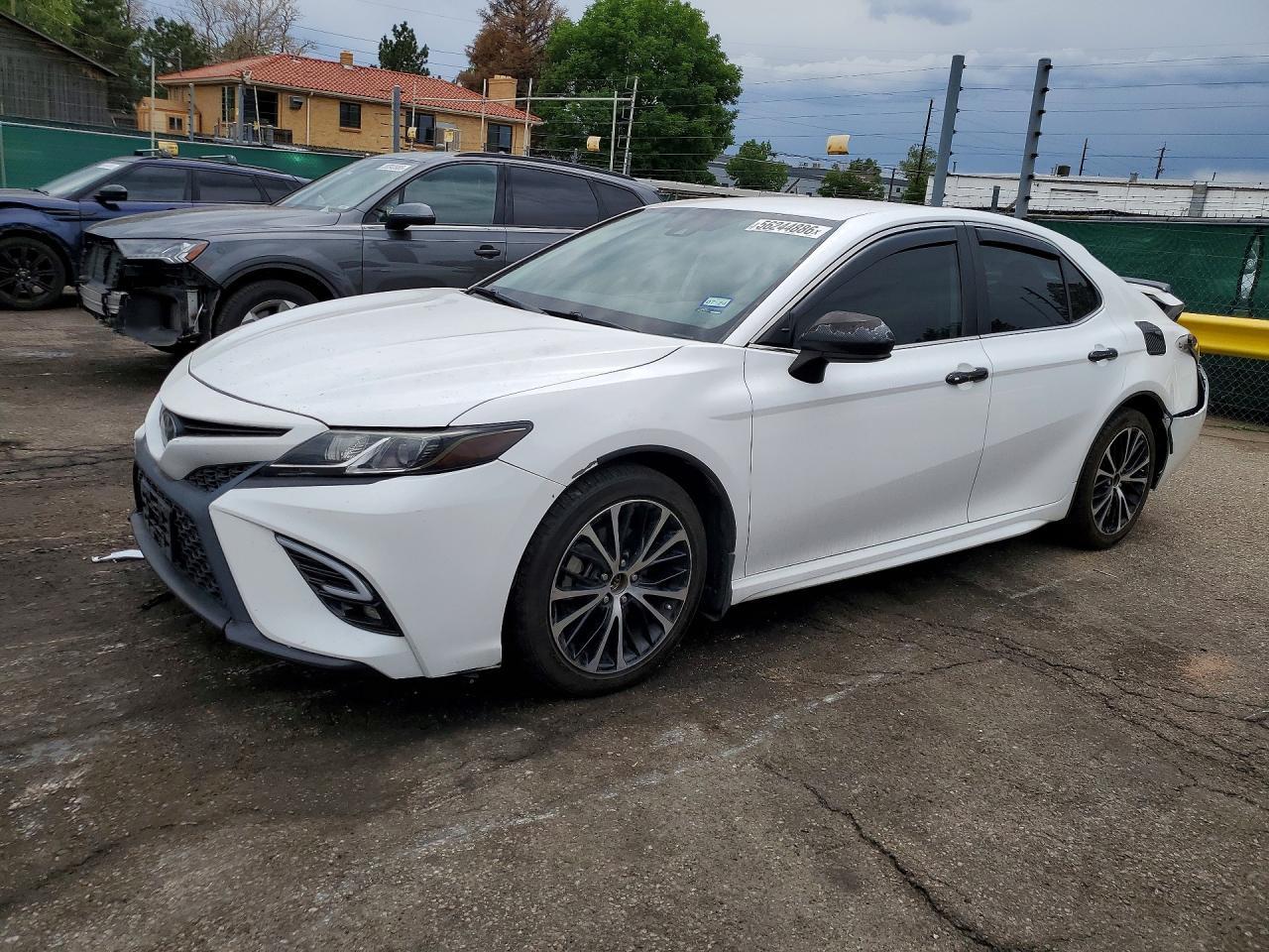 2019 Toyota Camry Se - zdjęcie główne
