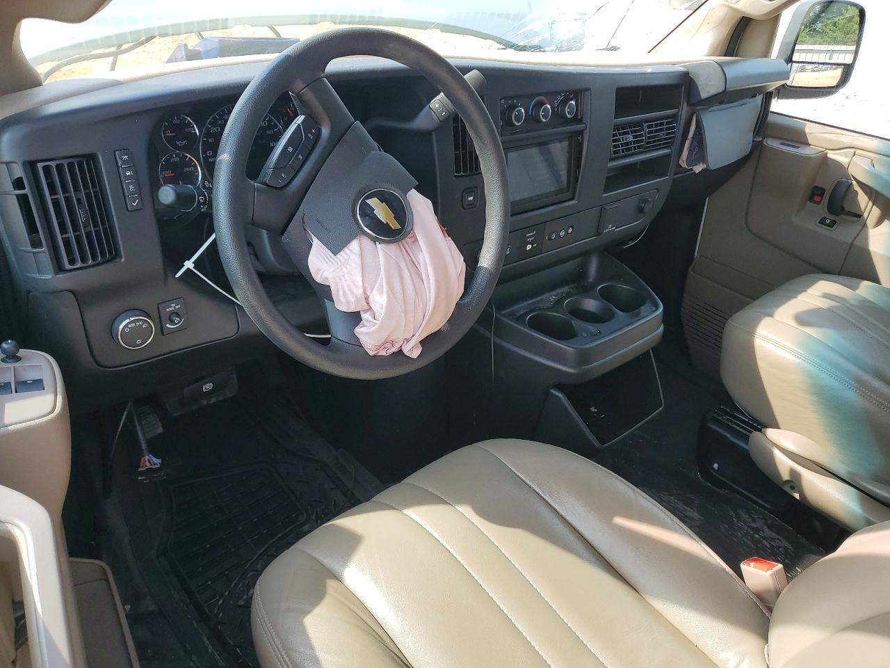2023 Chevrolet Express G2500 - zdjęcie 8