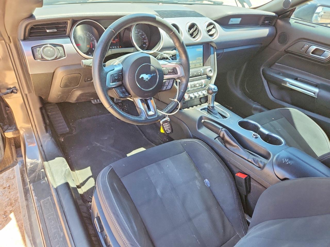 2019 Ford Mustang - zdjęcie 8