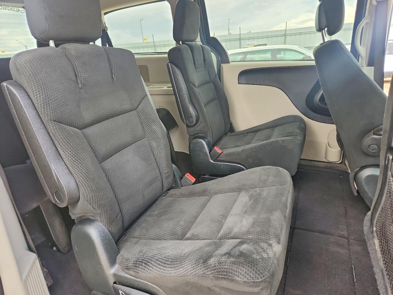 2017 Dodge Grand Caravan Se - zdjęcie 11