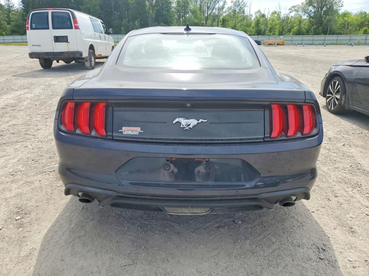 2021 Ford Mustang - zdjęcie 6
