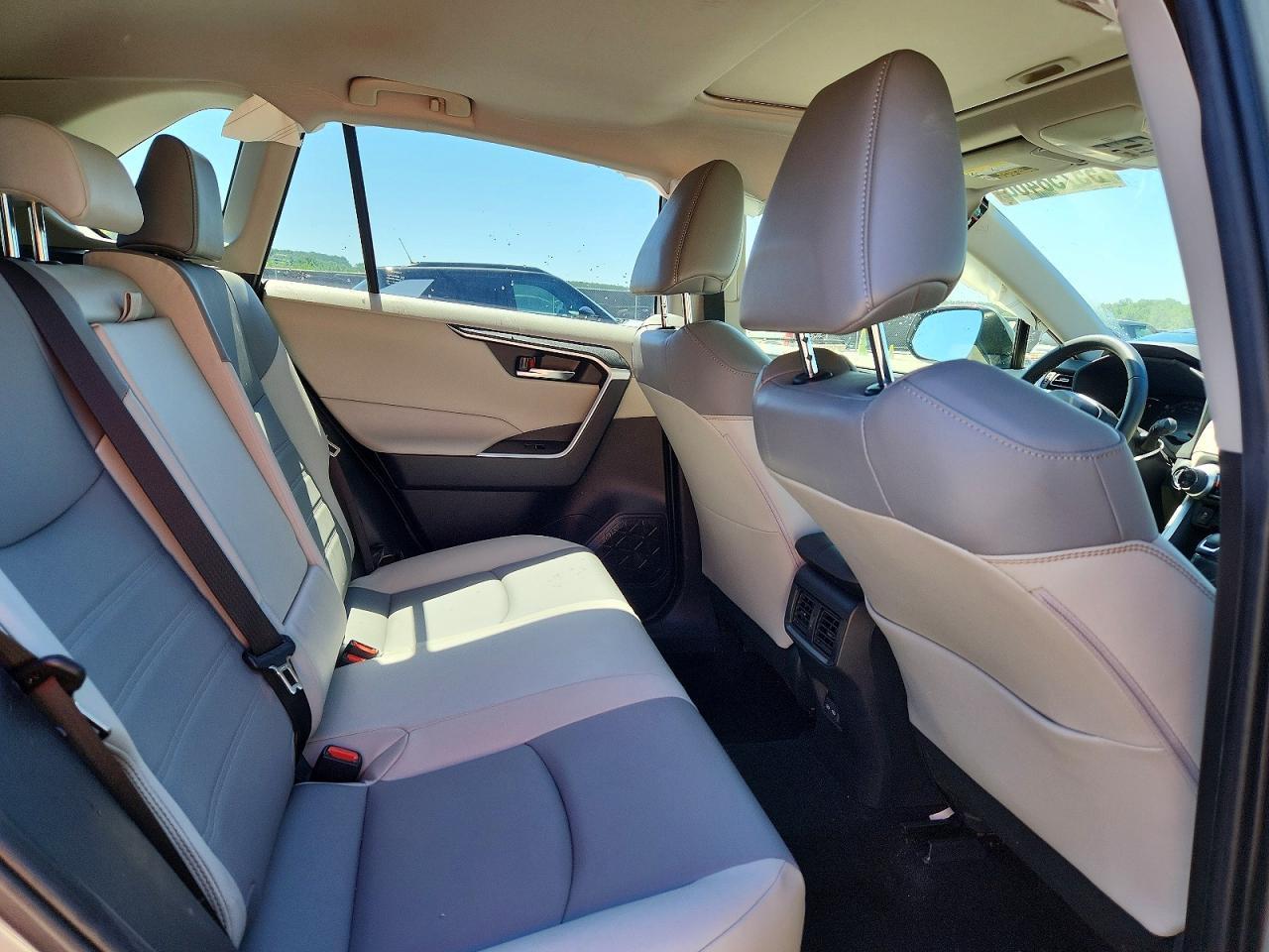 2023 Toyota Rav4 Xle Premium - zdjęcie 10