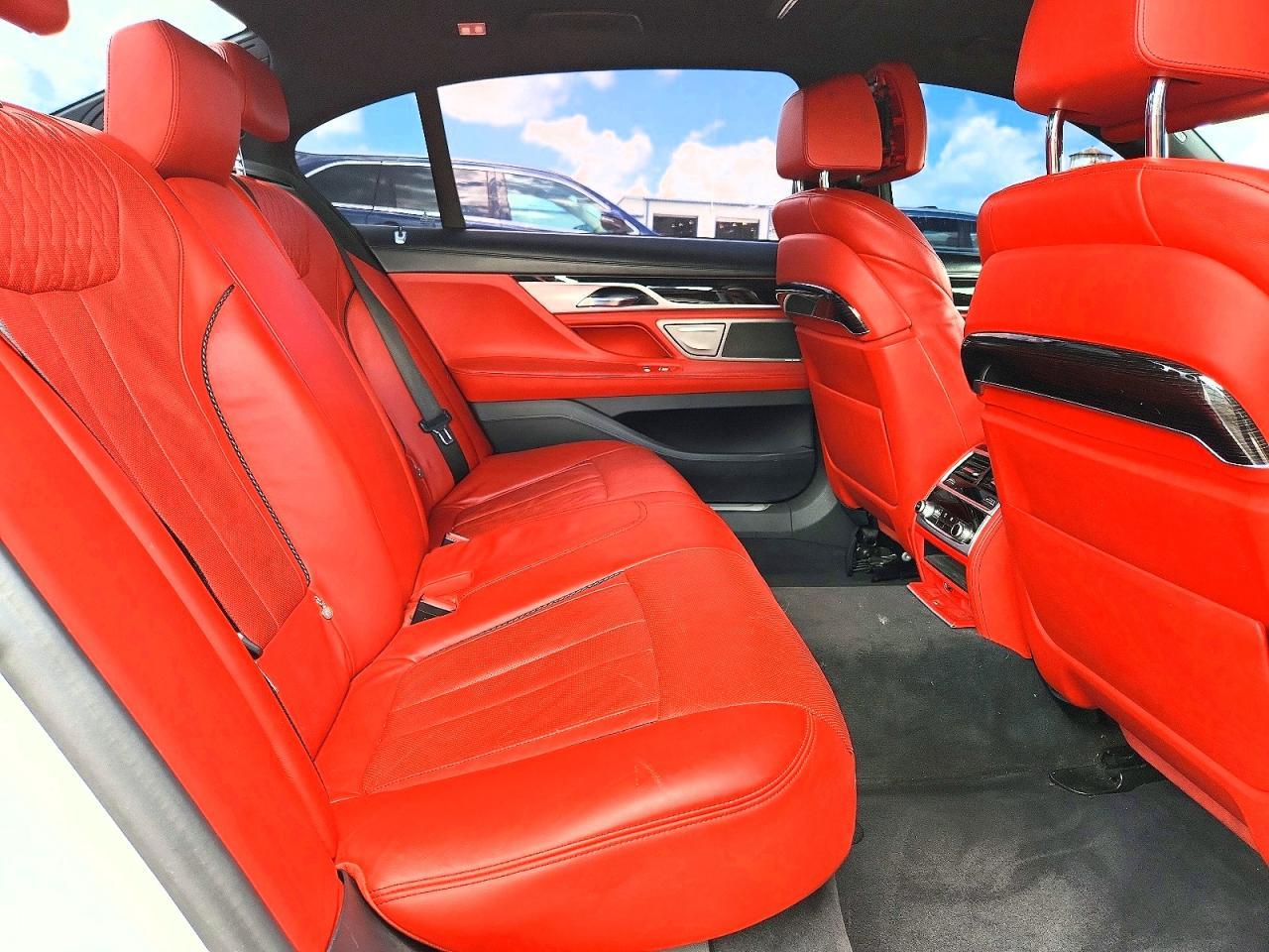 2018 BMW 750 I - zdjęcie 10