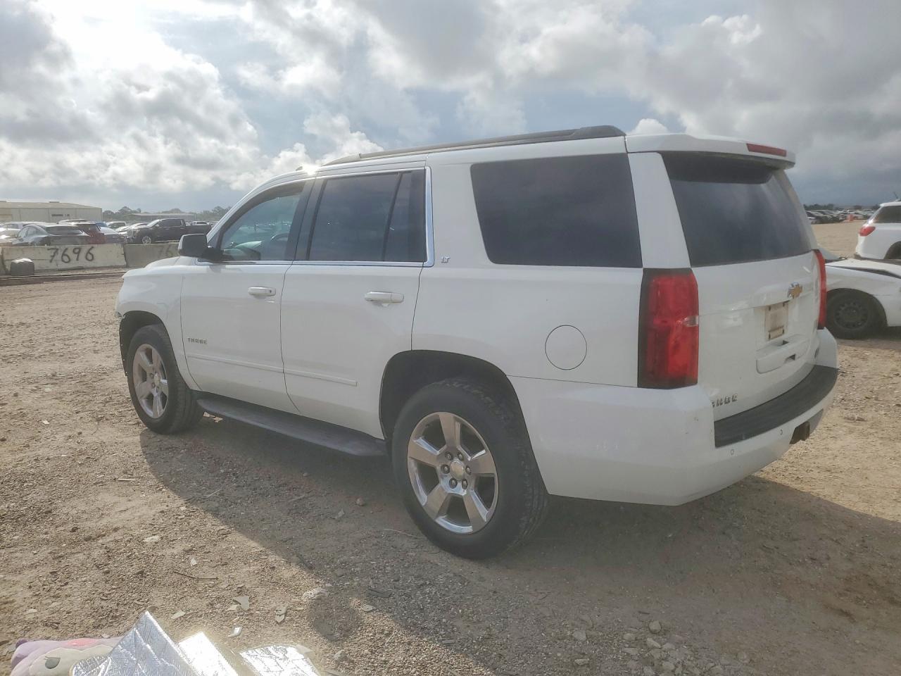 2018 Chevrolet Tahoe C1500 Lt - zdjęcie 2