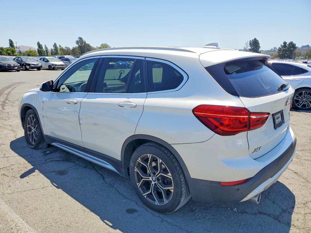 2020 BMW X1 Sdrive28I - zdjęcie 2