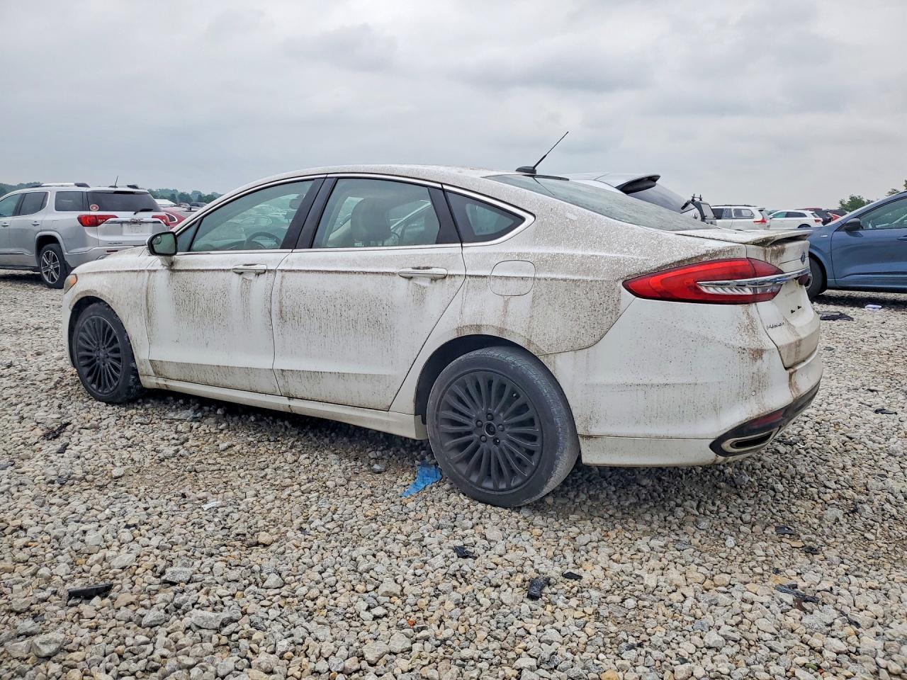 2018 Ford Fusion Titanium - zdjęcie 2