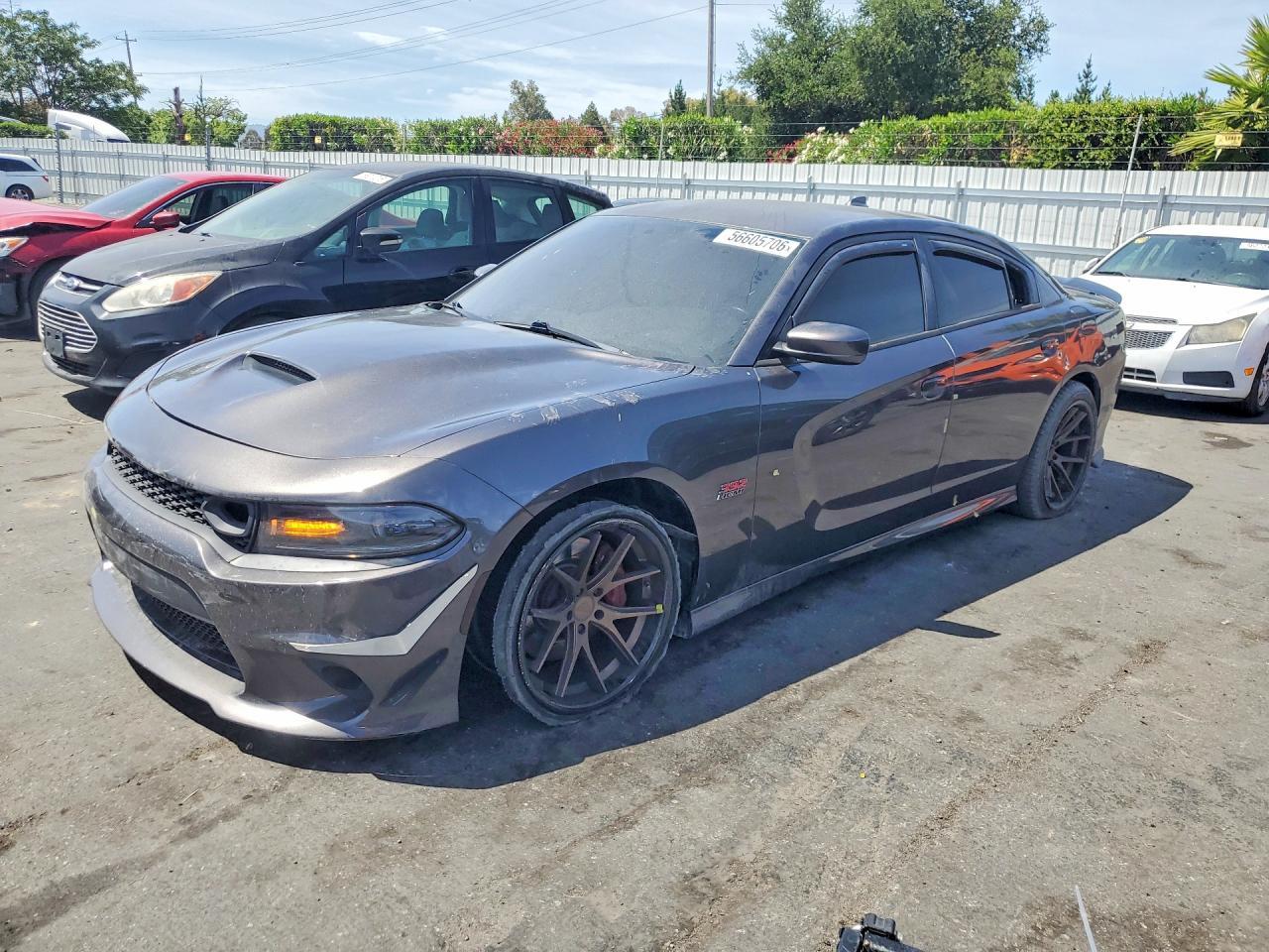2018 Dodge Charger R - zdjęcie główne