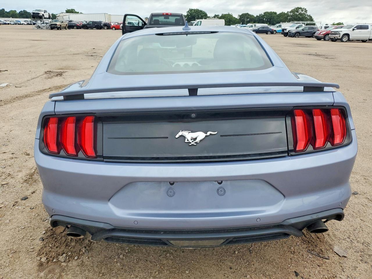 2022 Ford Mustang - zdjęcie 6