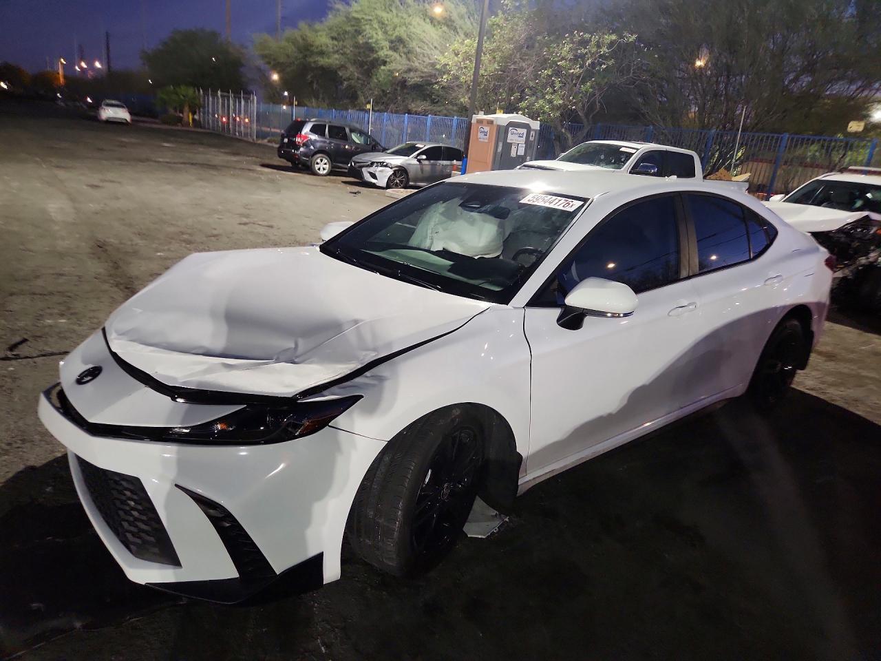 2026 Toyota Camry - zdjęcie główne