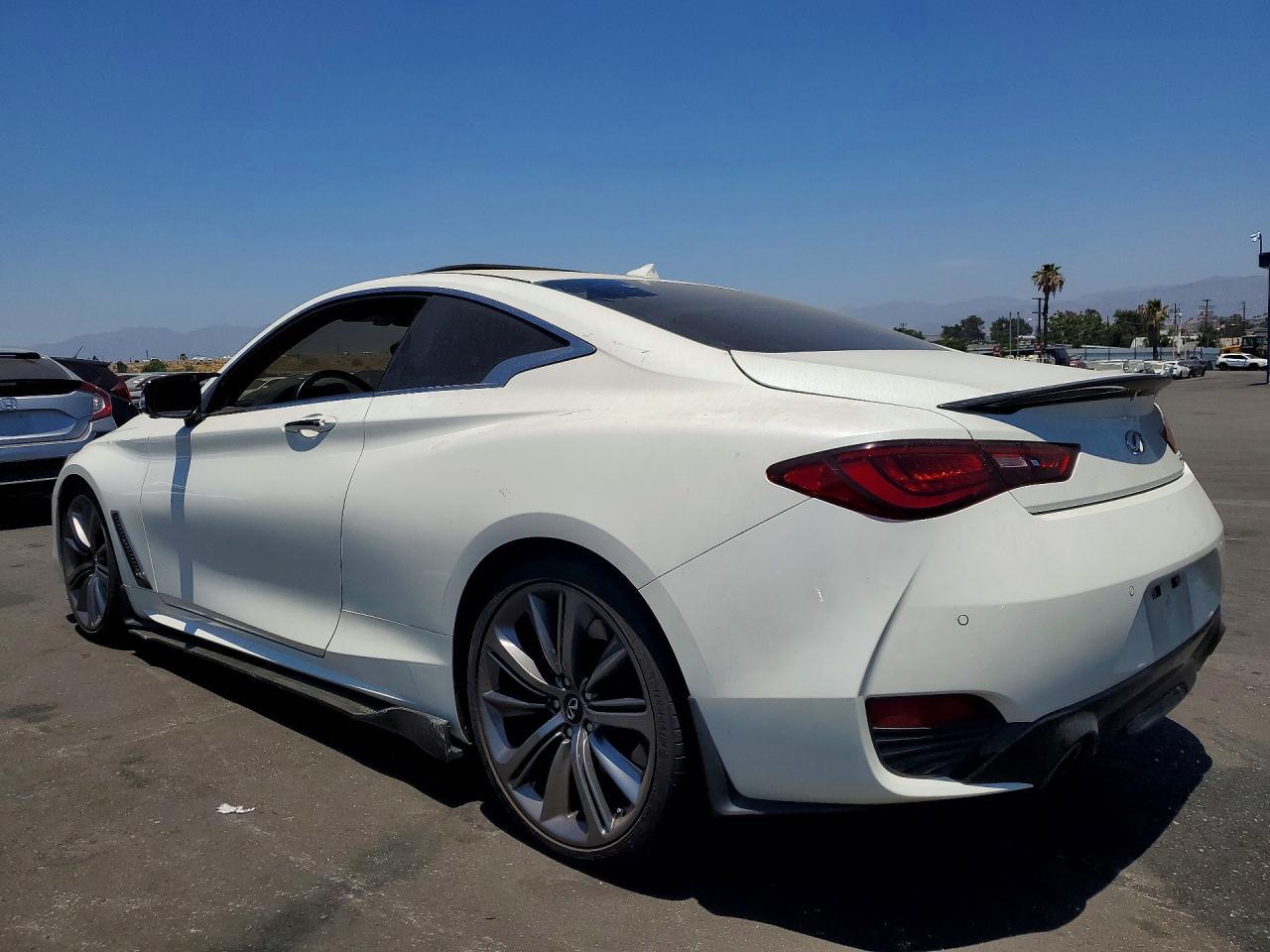 2021 Infiniti Q60 Red Sport 400 - zdjęcie 2