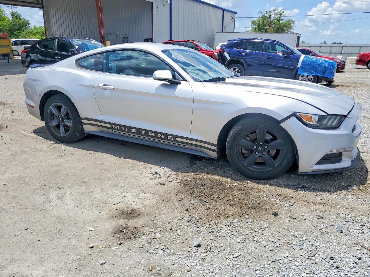 2016 Ford Mustang - zdjęcie 4