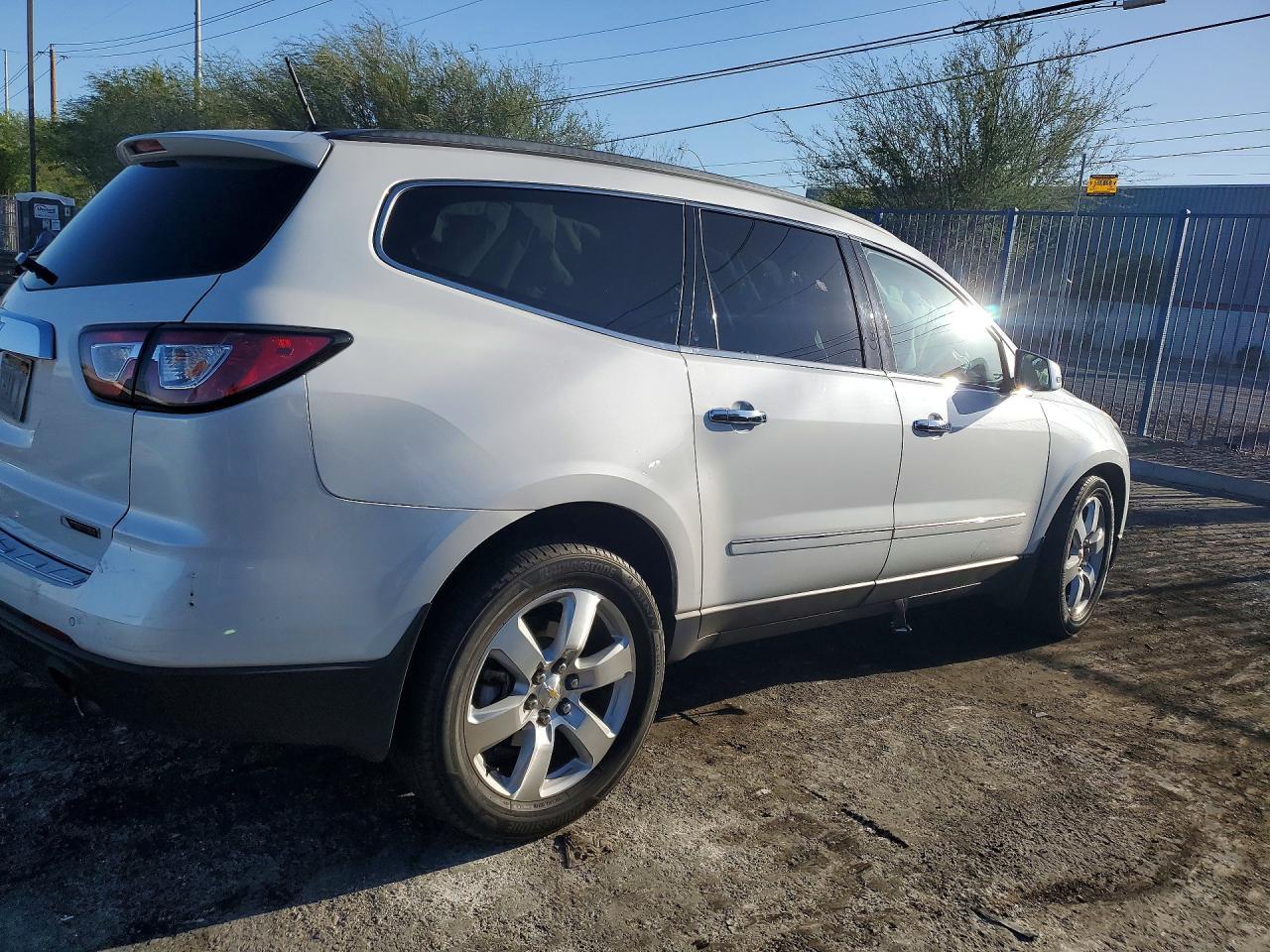 2017 Chevrolet Traverse Premier - zdjęcie 3