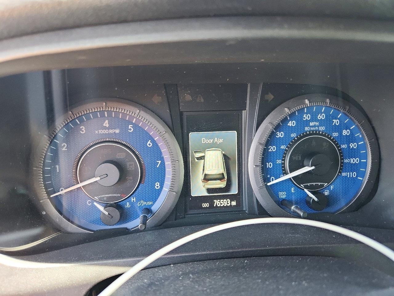2020 Toyota Sienna Le - zdjęcie 9