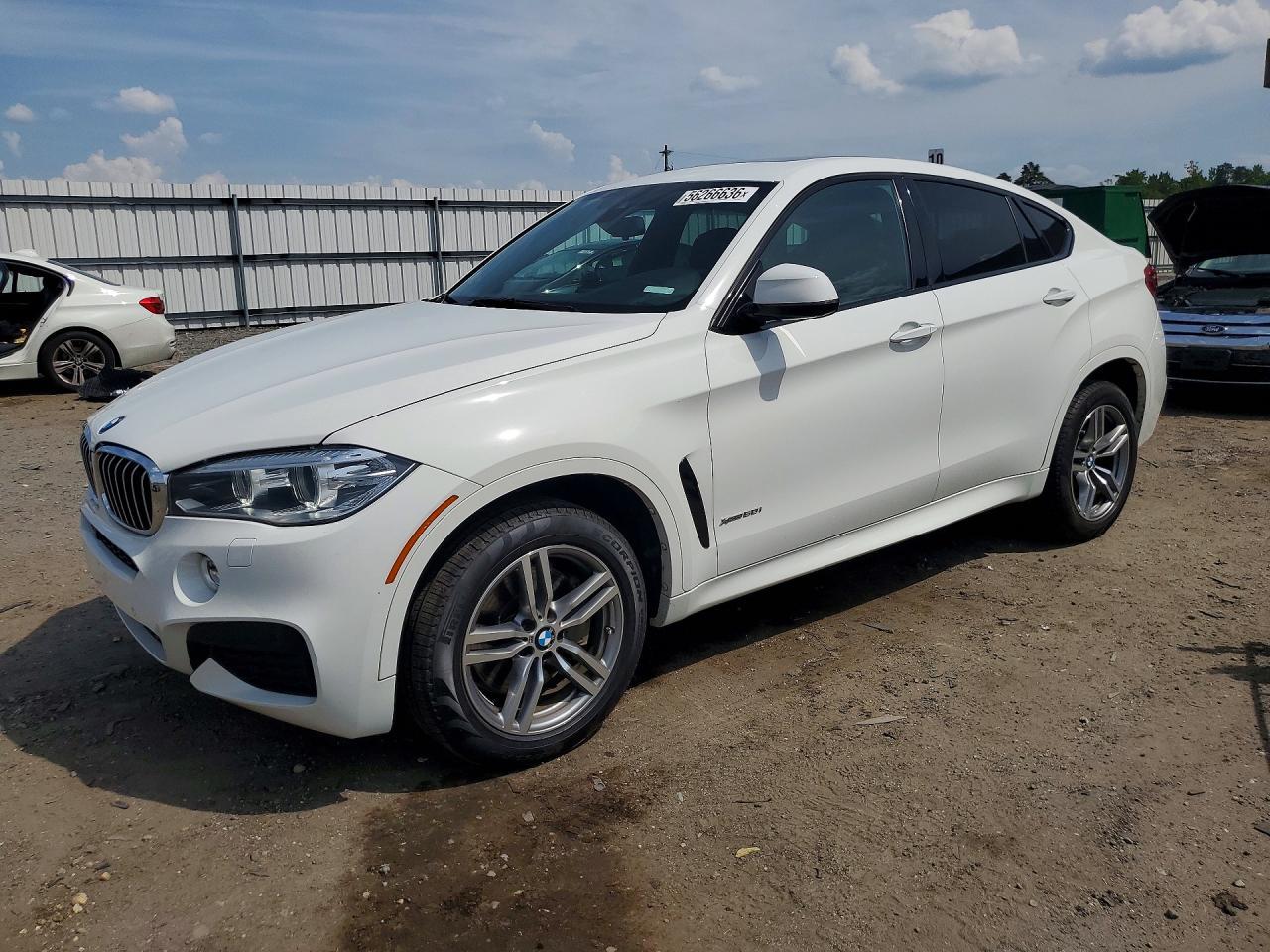 2015 BMW X6 xDrive50I - zdjęcie główne