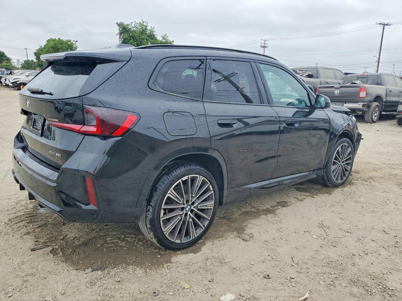 2024 BMW X1 xDrive28I - zdjęcie 3