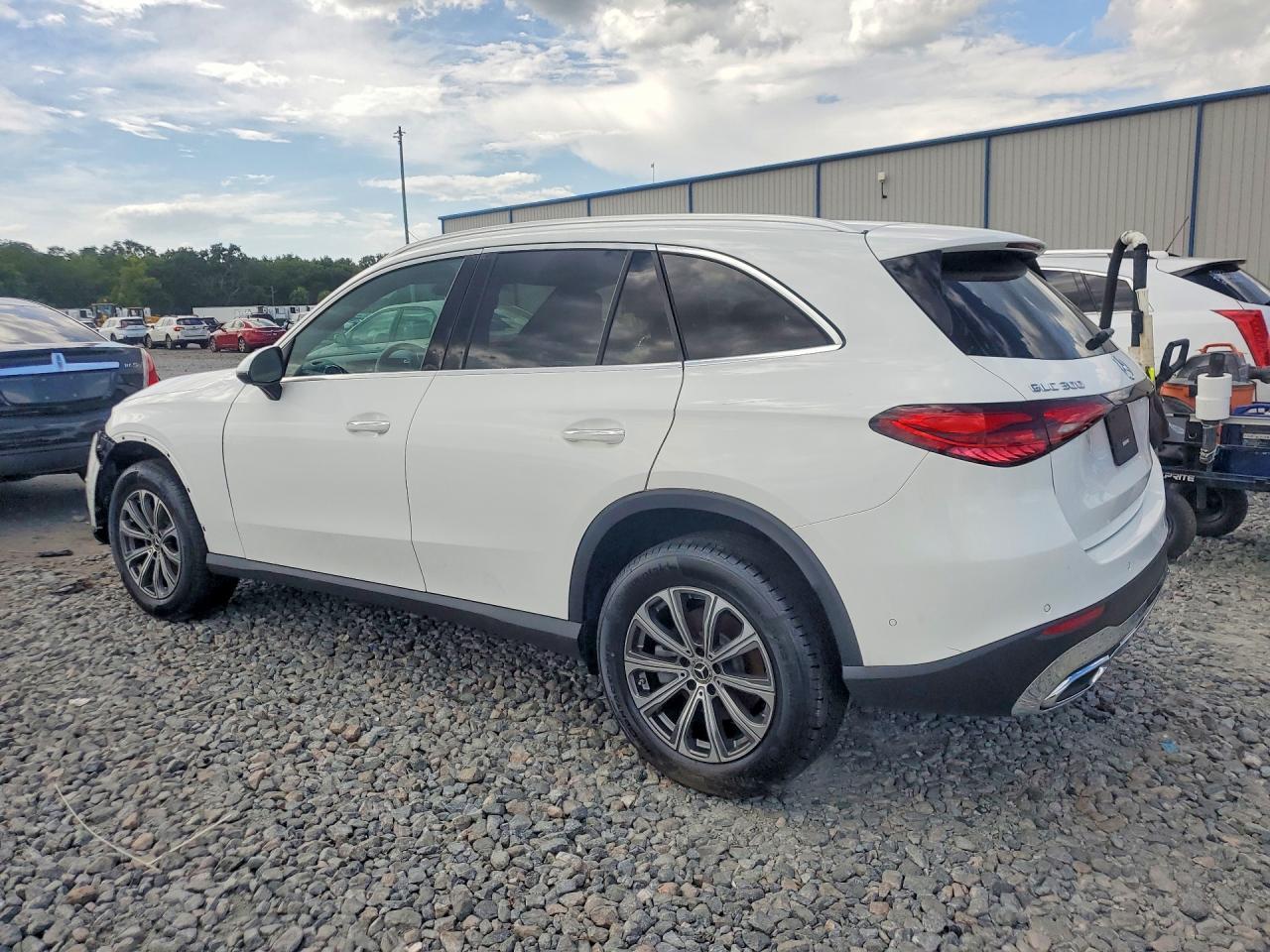 2026 Mercedes-Benz Glc 300 - zdjęcie 2