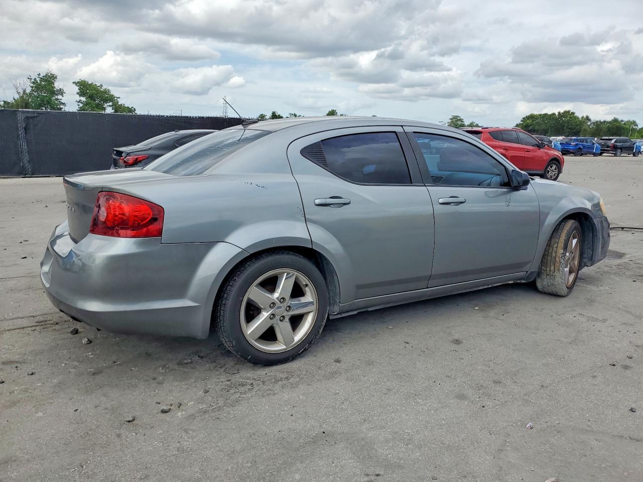 2013 Dodge Avenger Se - zdjęcie 3