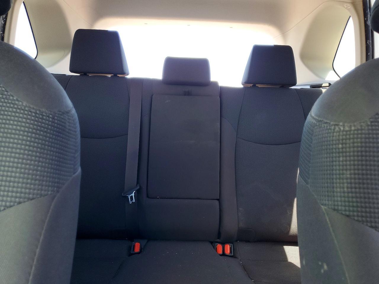 2019 Toyota Rav4 Le - zdjęcie 10