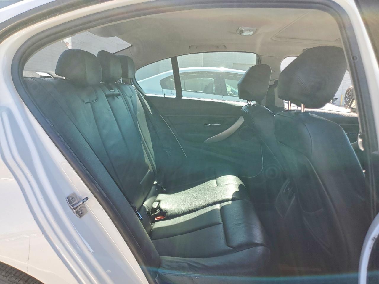 2013 BMW 328 I - zdjęcie 10