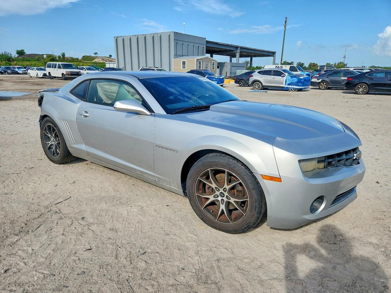 2013 Chevrolet Camaro Ls - zdjęcie 4