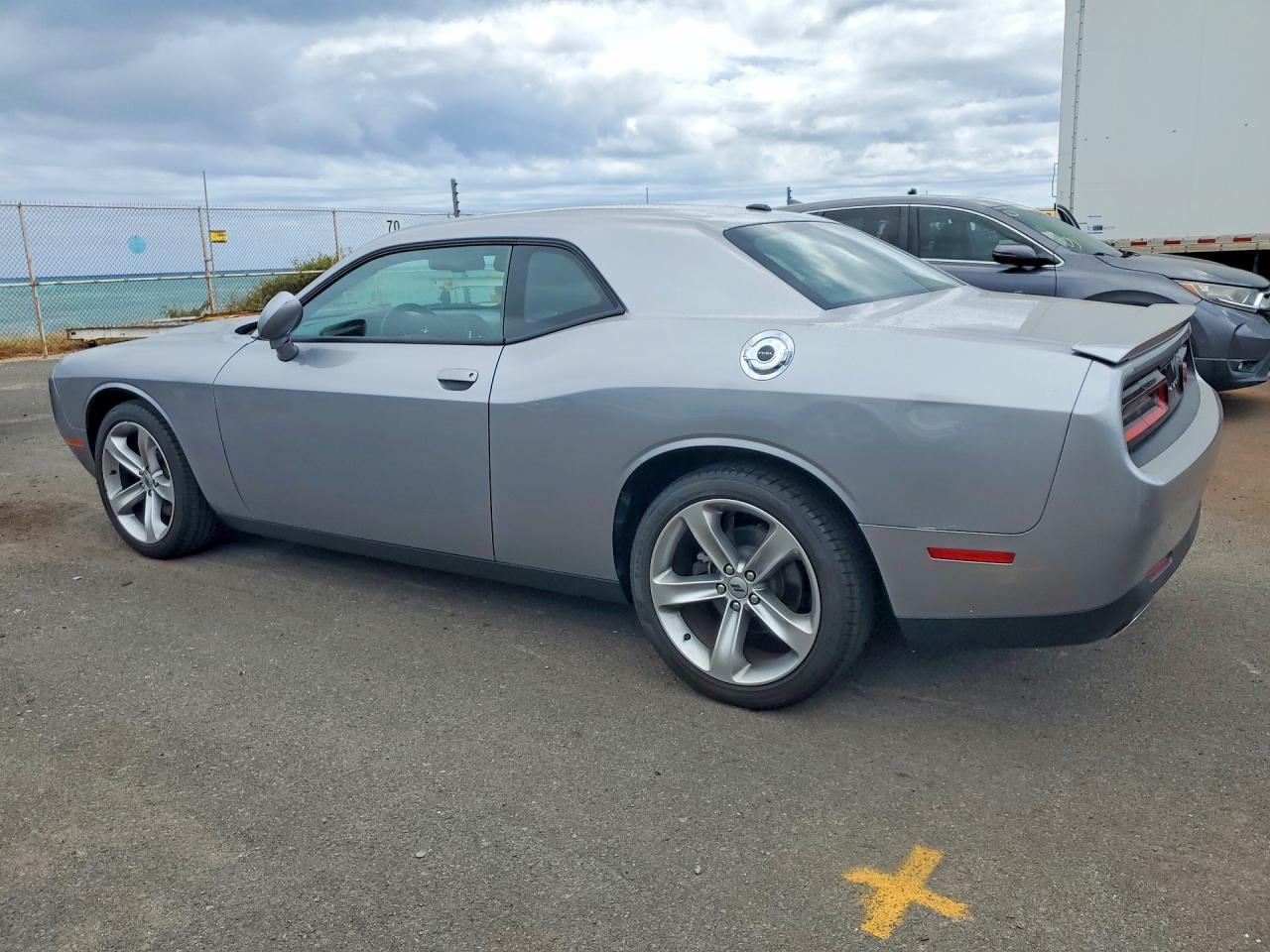 2017 Dodge Challenger Sxt - zdjęcie 2