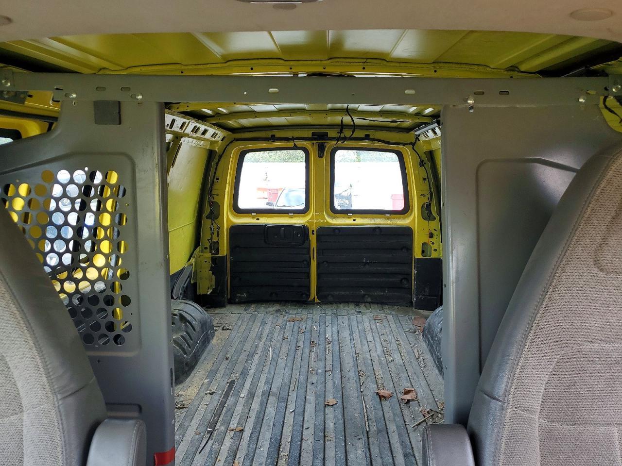 2019 Chevrolet Express G2500 - zdjęcie 10