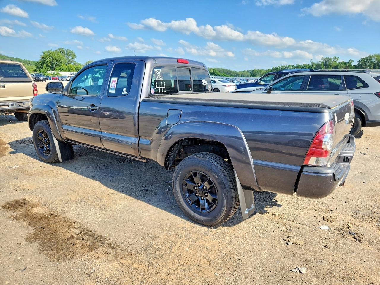 2015 Toyota Tacoma V6 - zdjęcie 2