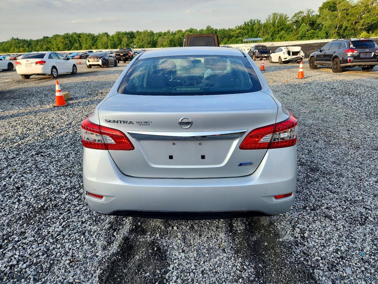 2014 Nissan Sentra S - zdjęcie 6
